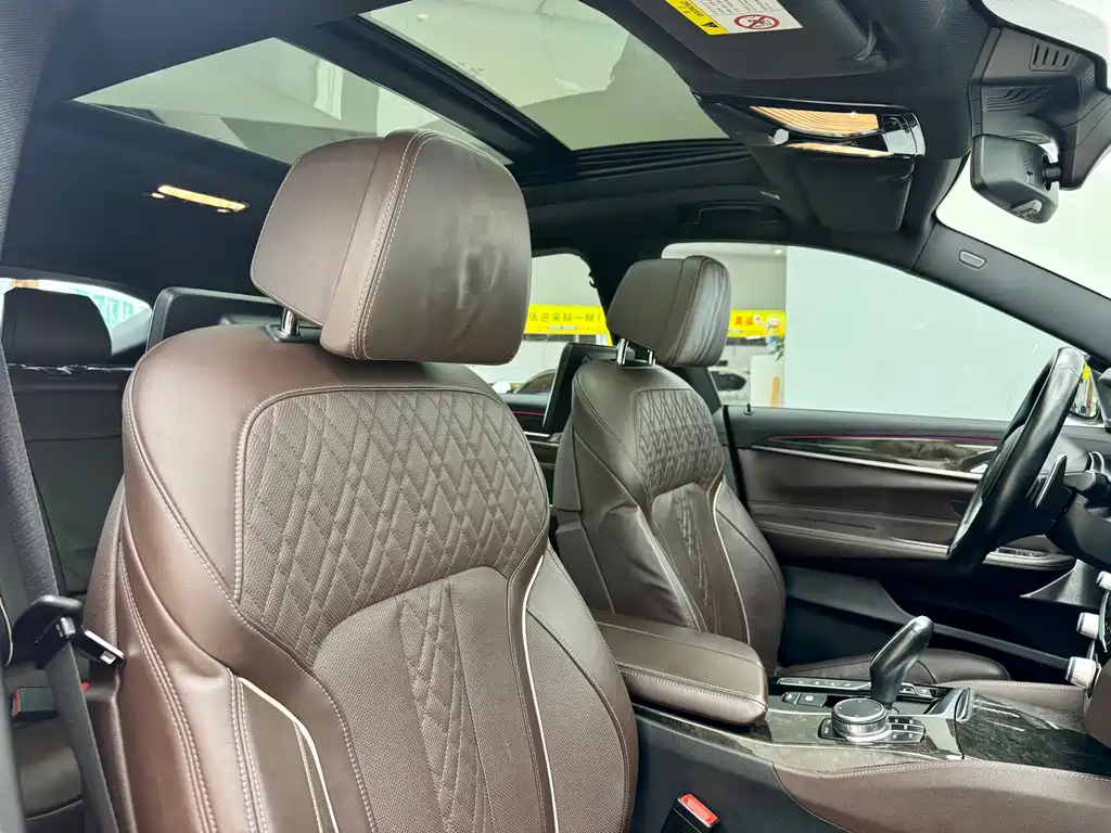 BMW 6 Series GT 2018 — фото 16