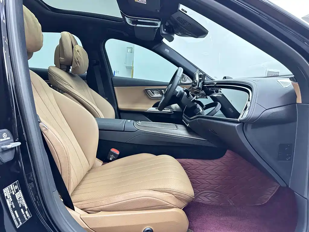 Mercedes-Benz E-Class 2025 — фото 13