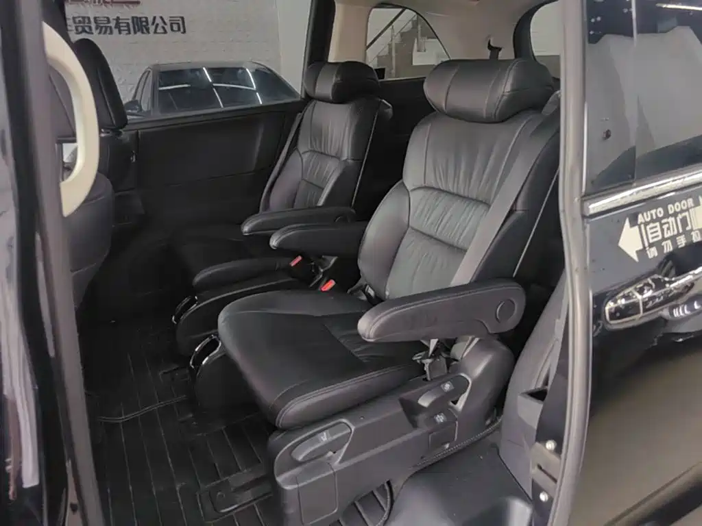 Honda Odyssey 2021 — фото 17