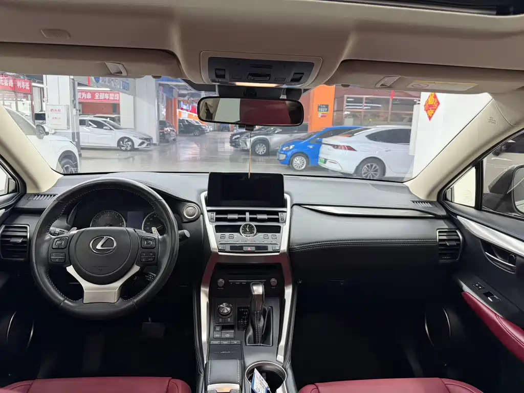 Lexus NX 2021