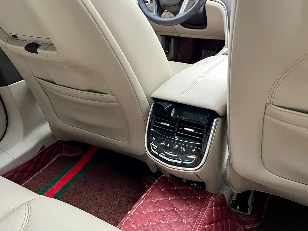 Cadillac XTS 2015 — фото 19