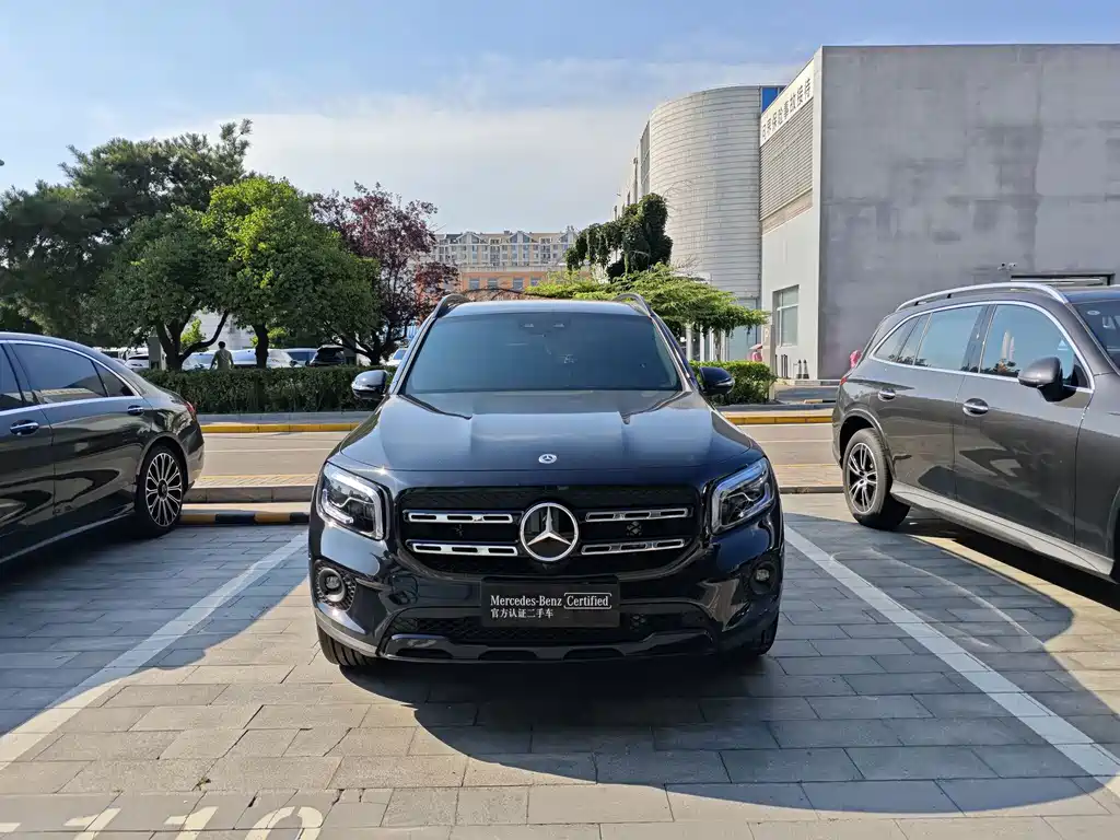 Mercedes-Benz GLB 2023