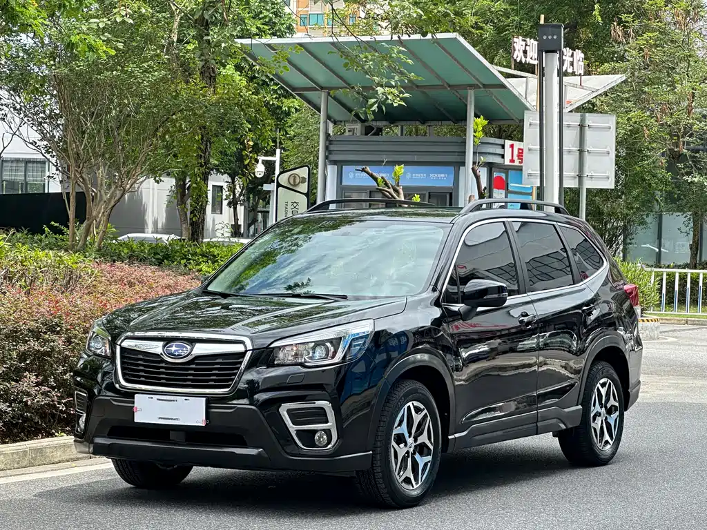 Subaru Forester 2018 — фото 1