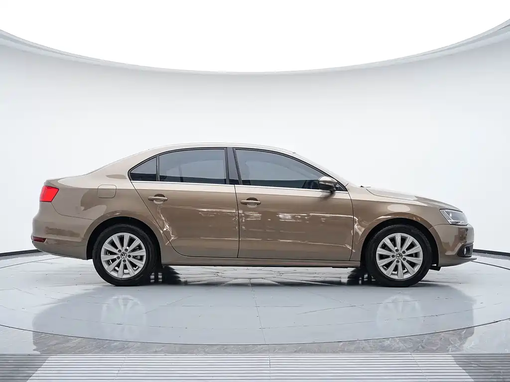 Volkswagen Sagitar 2014