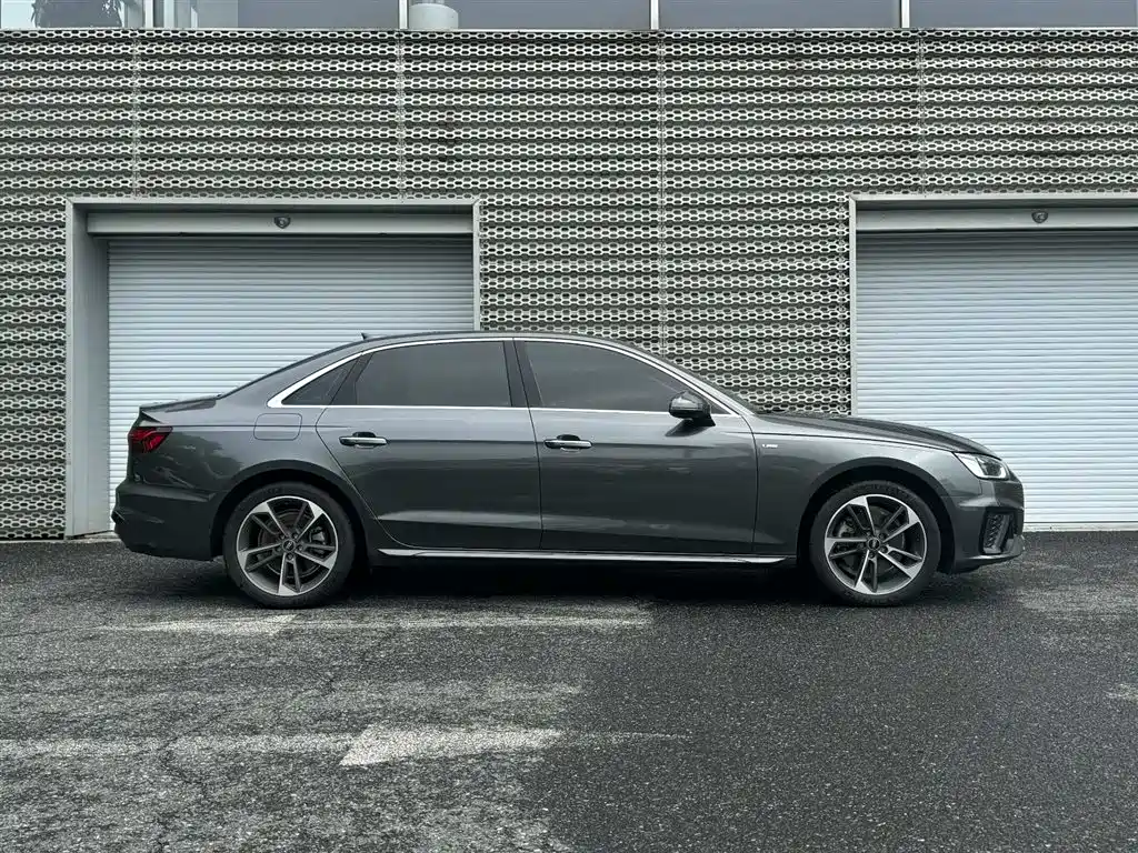 Audi A4L 2025