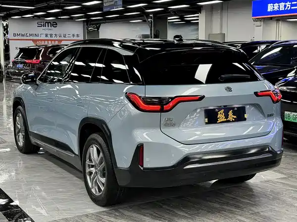 NIO ES6 2021