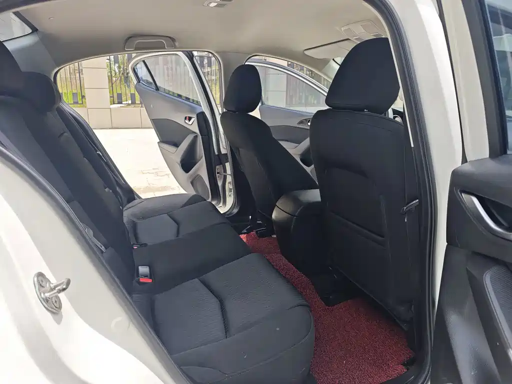 Mazda 3 Axela 2015 — фото 11