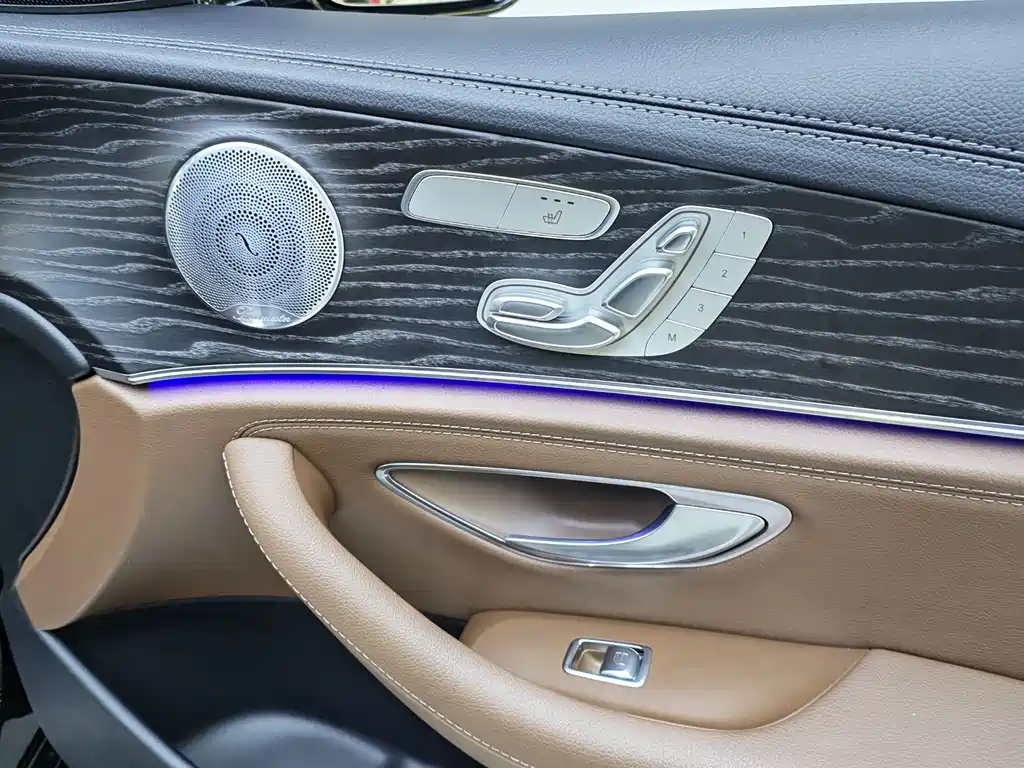Mercedes-Benz E-Class 2020 — фото 9