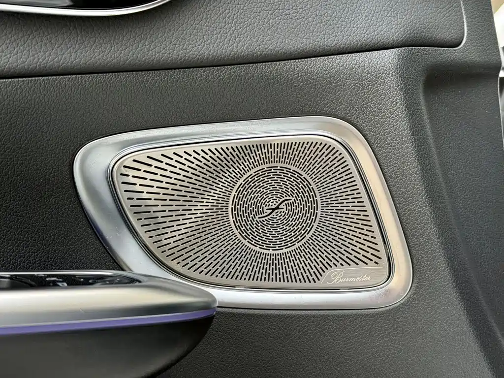 Mercedes-Benz C-Class 2023 — фото 12
