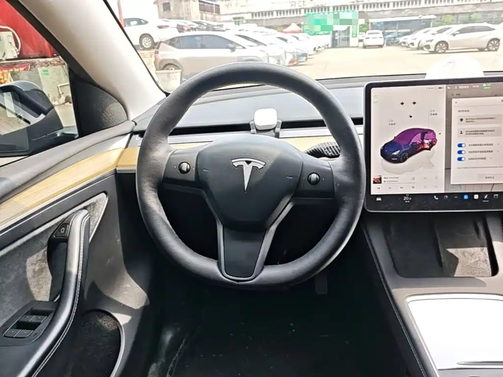 Tesla Model Y 2023 — фото 11