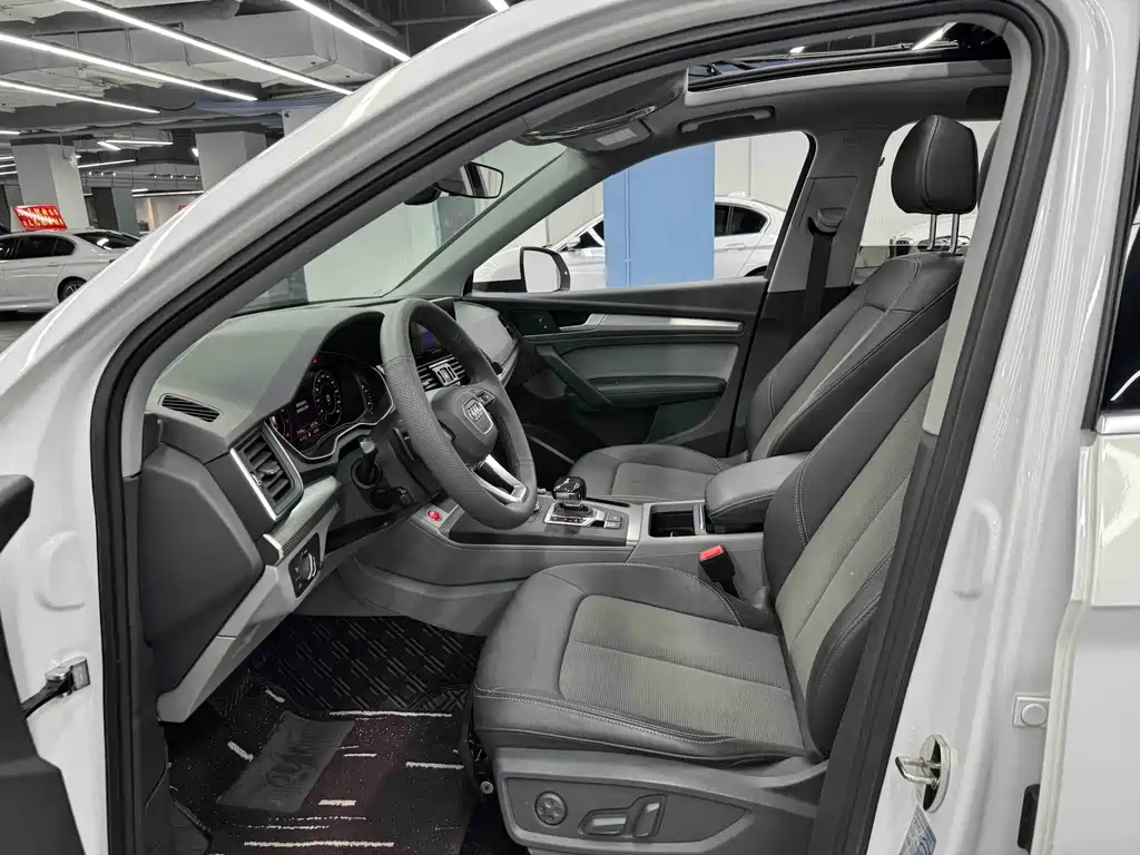 Audi Q5L 2019 — фото 13