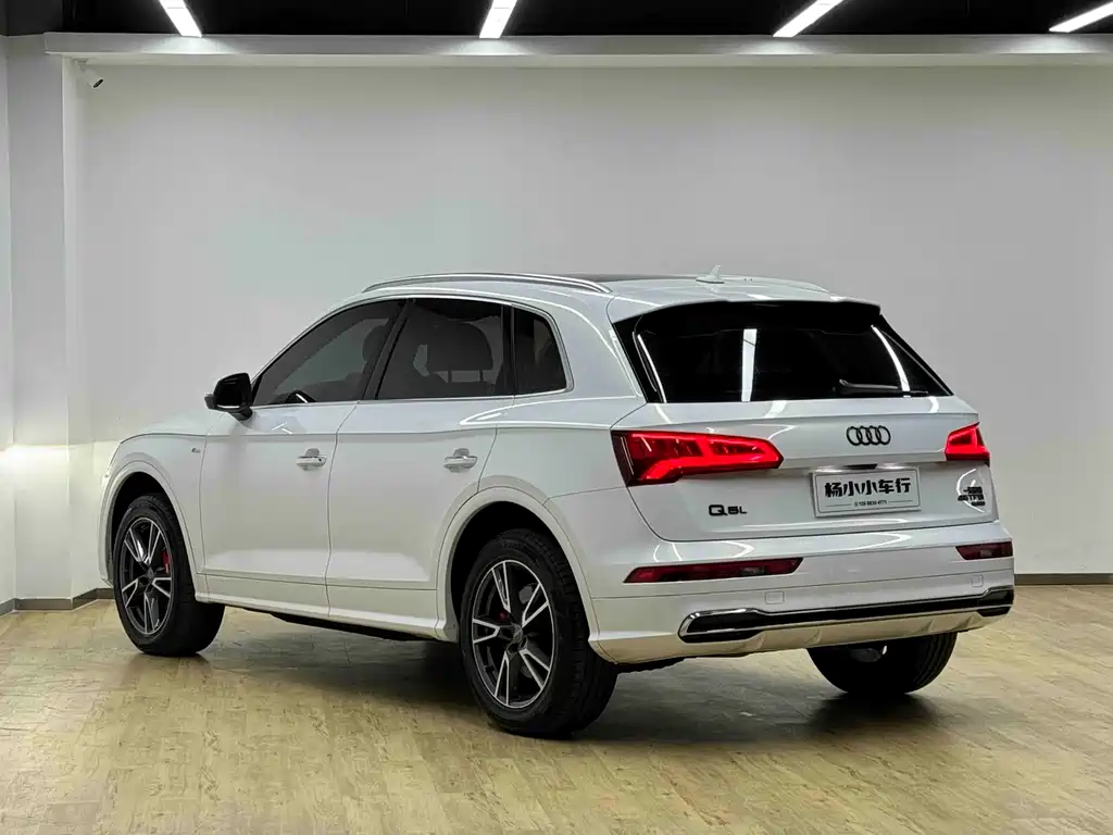Audi Q5L 2019 — фото 5