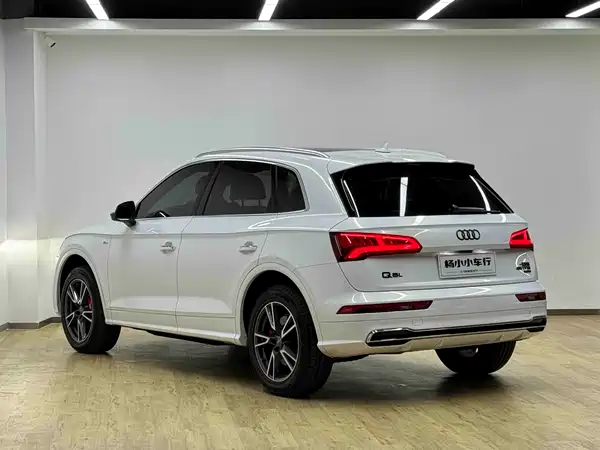 Audi Q5L 2019