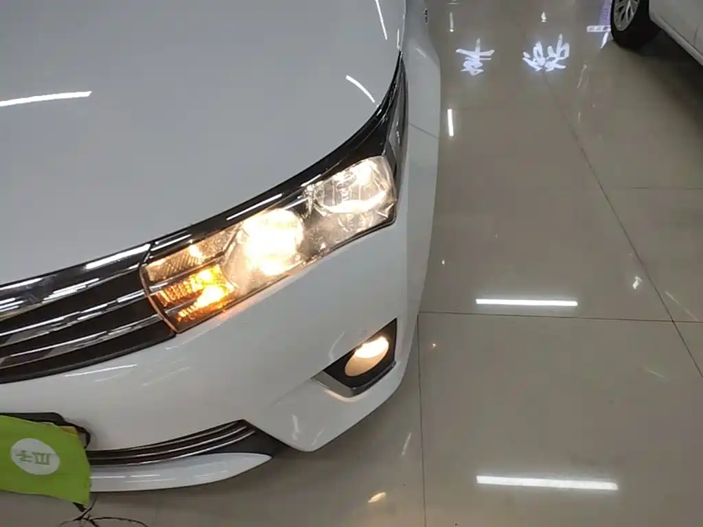 Toyota Corolla 2015 — фото 24
