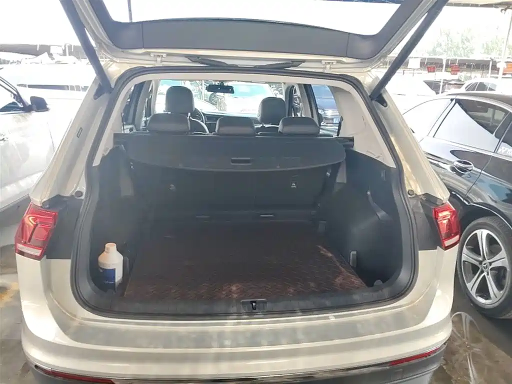 Volkswagen Tiguan L 2019 — фото 19