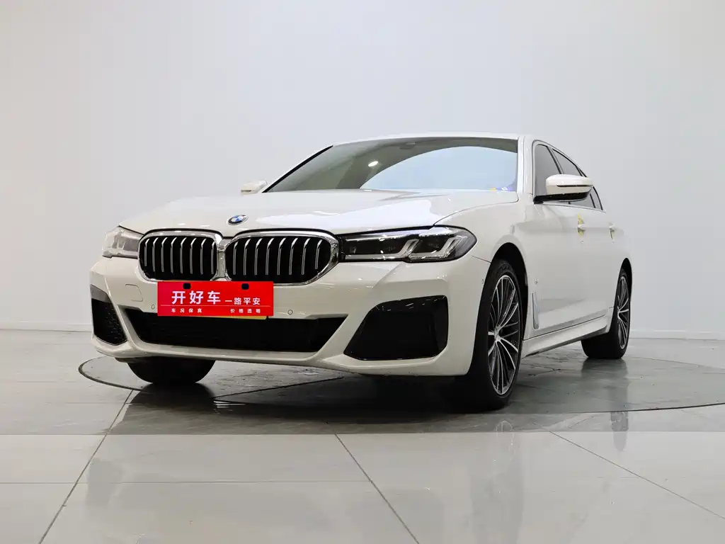 BMW 5 Series 2023 — фото 1