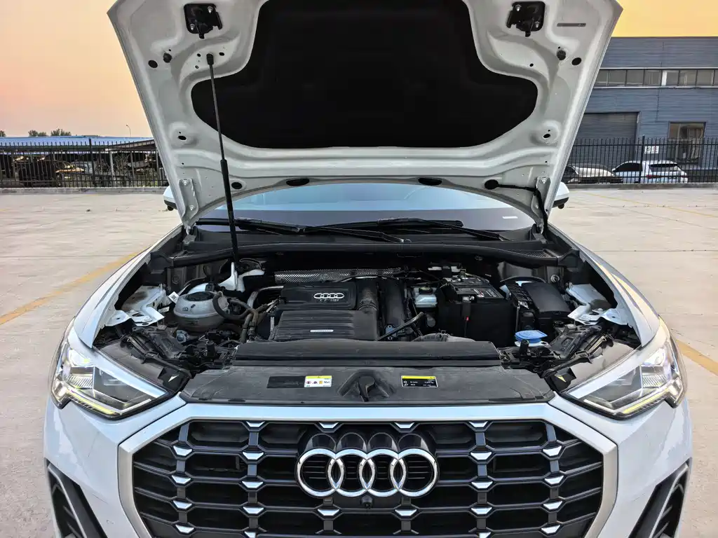 Audi Q3 2022 — фото 14