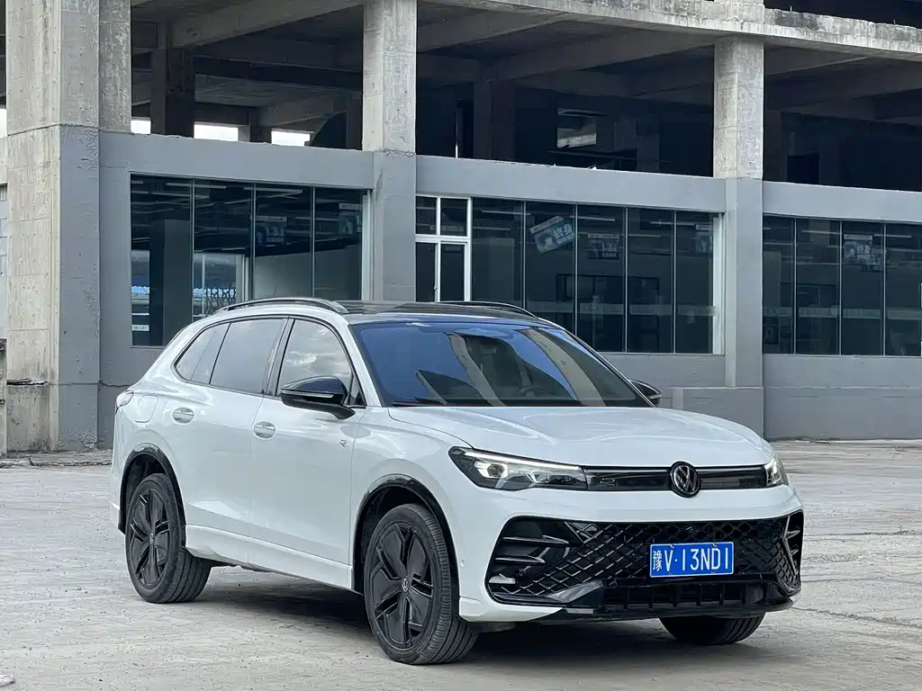 Volkswagen Tiguan L 2024 — фото 3