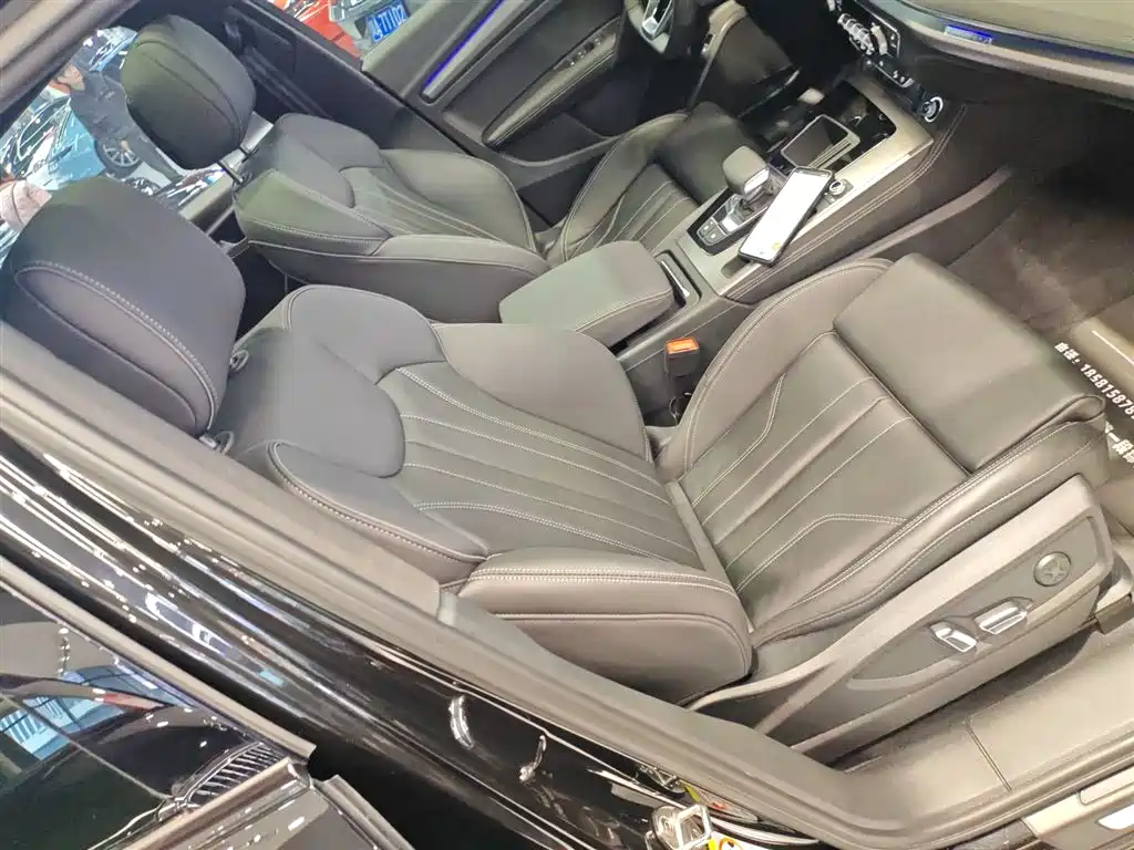 Audi Q5L 2023 — фото 20