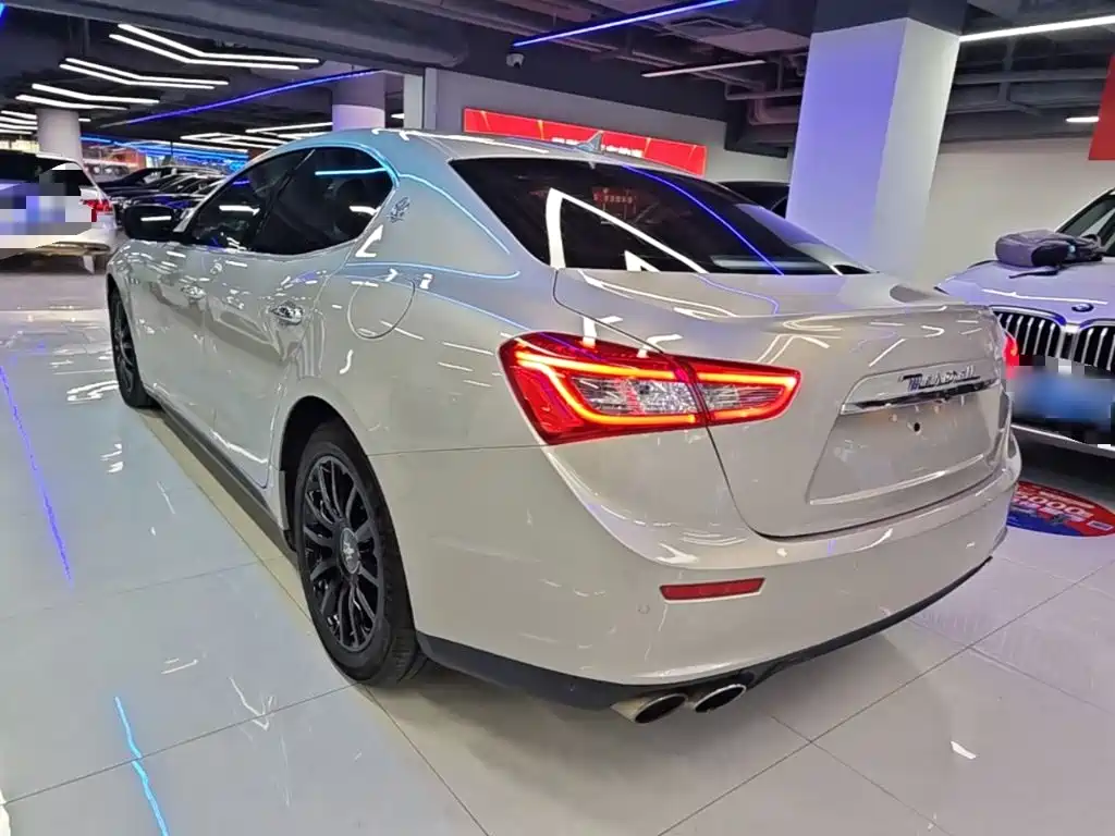 Maserati Ghibli 2016 — фото 23