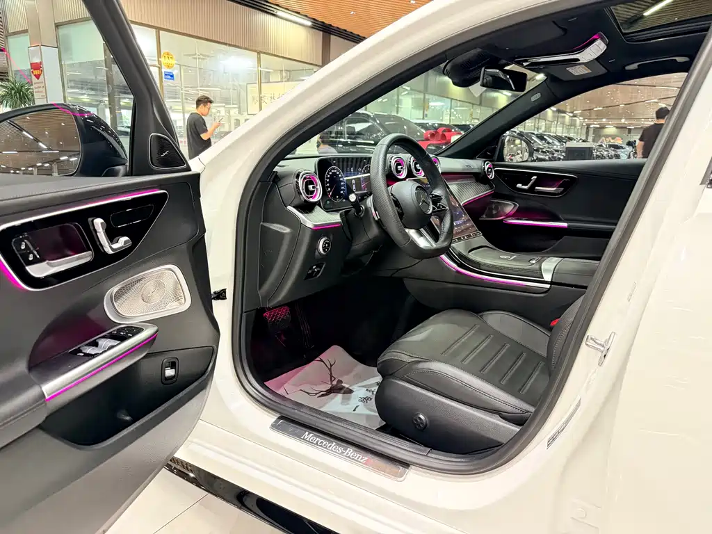 Mercedes-Benz C-Class 2023