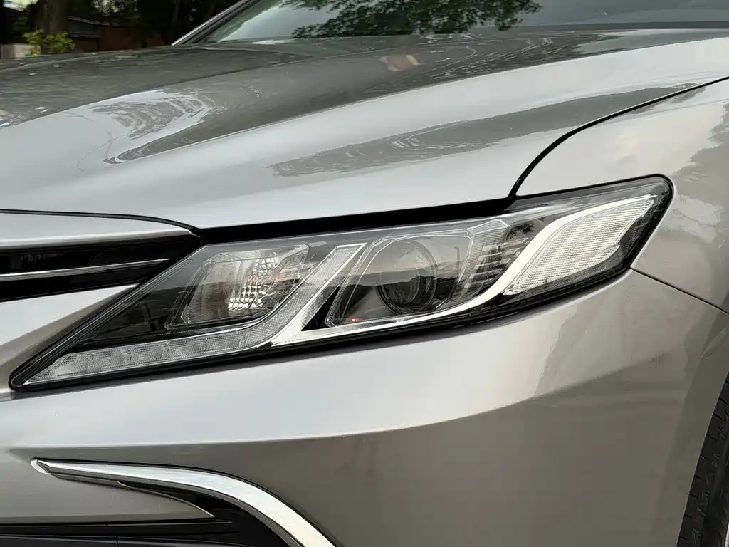 Toyota Camry 2023 — фото 17