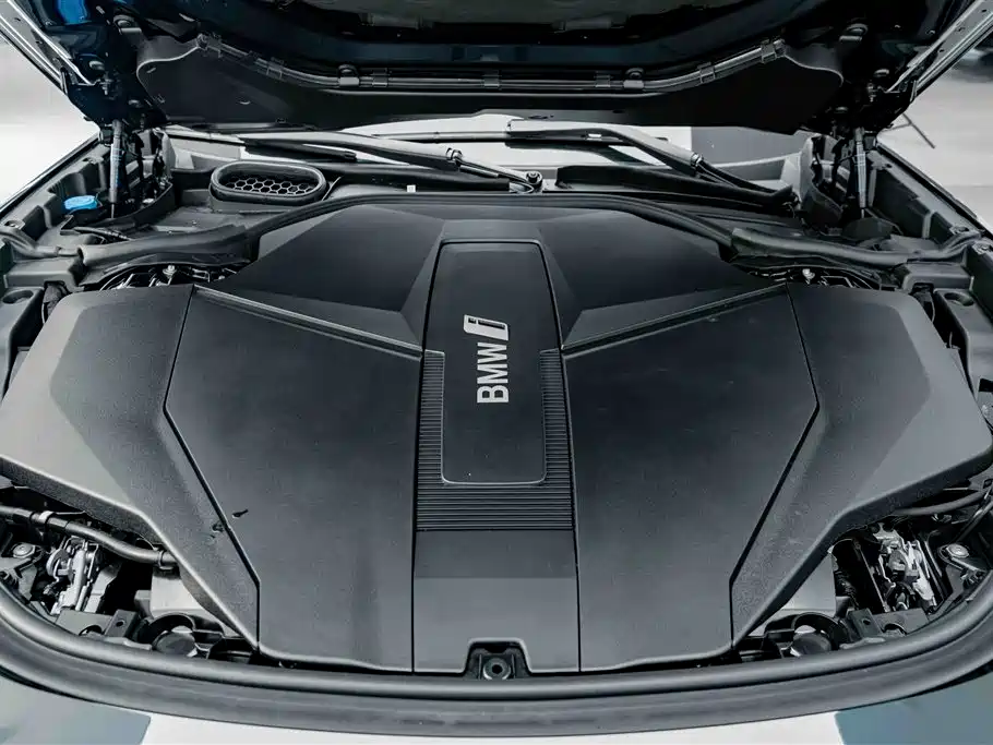 BMW i7 2025 — фото 28