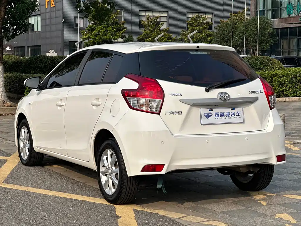 Toyota Yaris L 2014