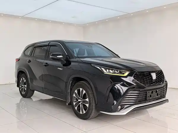 Toyota Crown Kluger 2022