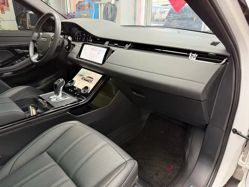 Land Rover Evoque 2021 — фото 36