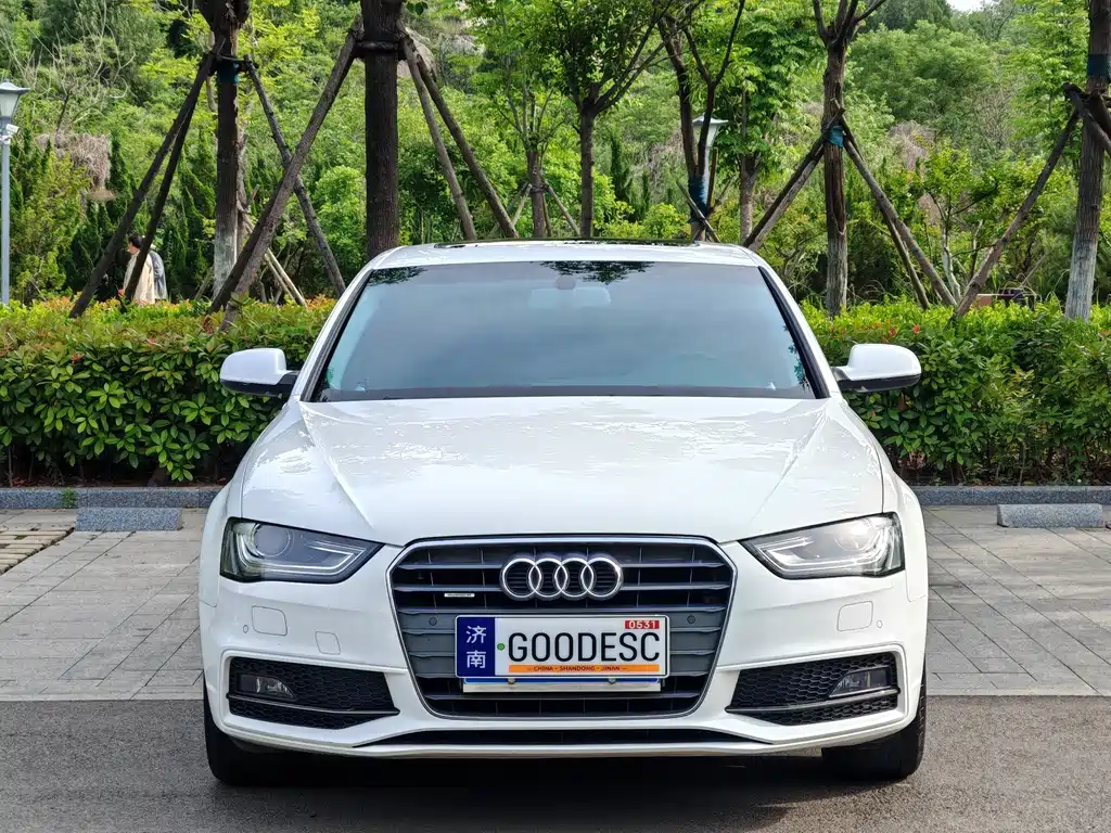 Audi A4L 2015