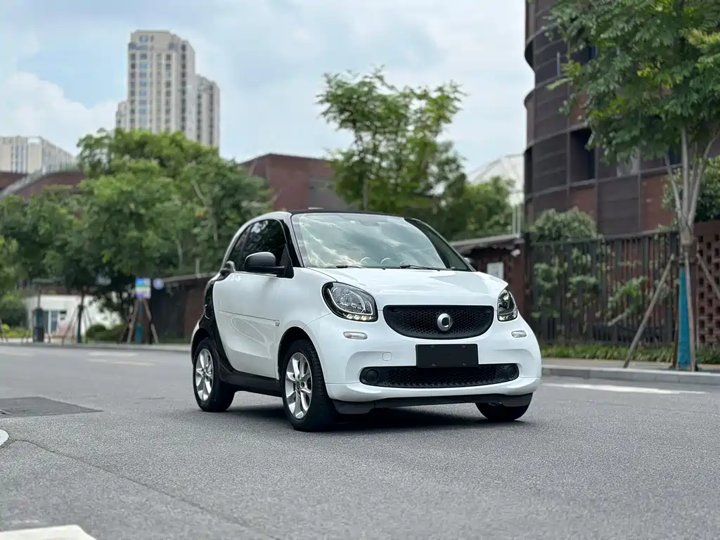 smart fortwo 2019 — фото 3