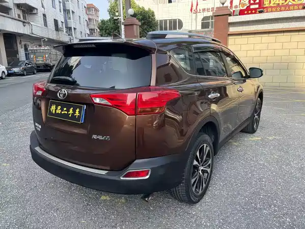 Toyota RAV4 2015