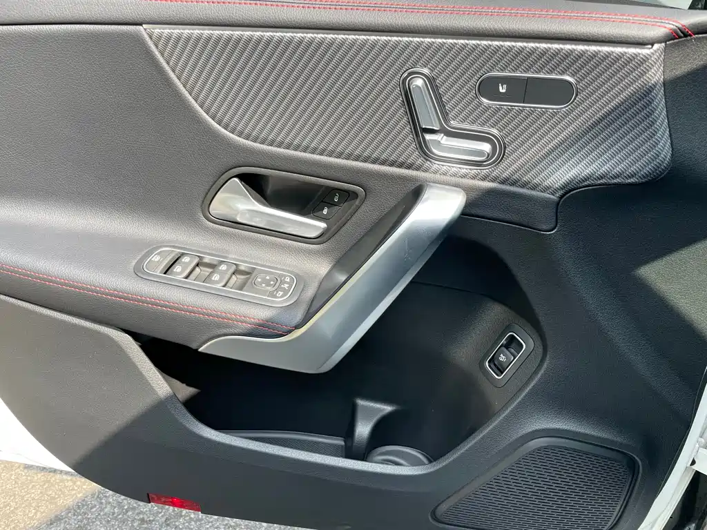 Mercedes-Benz A-Class 2025 — фото 16