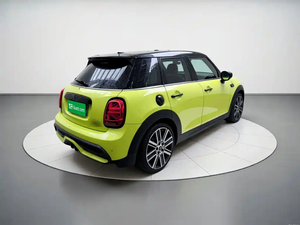 MINI MINI 2024