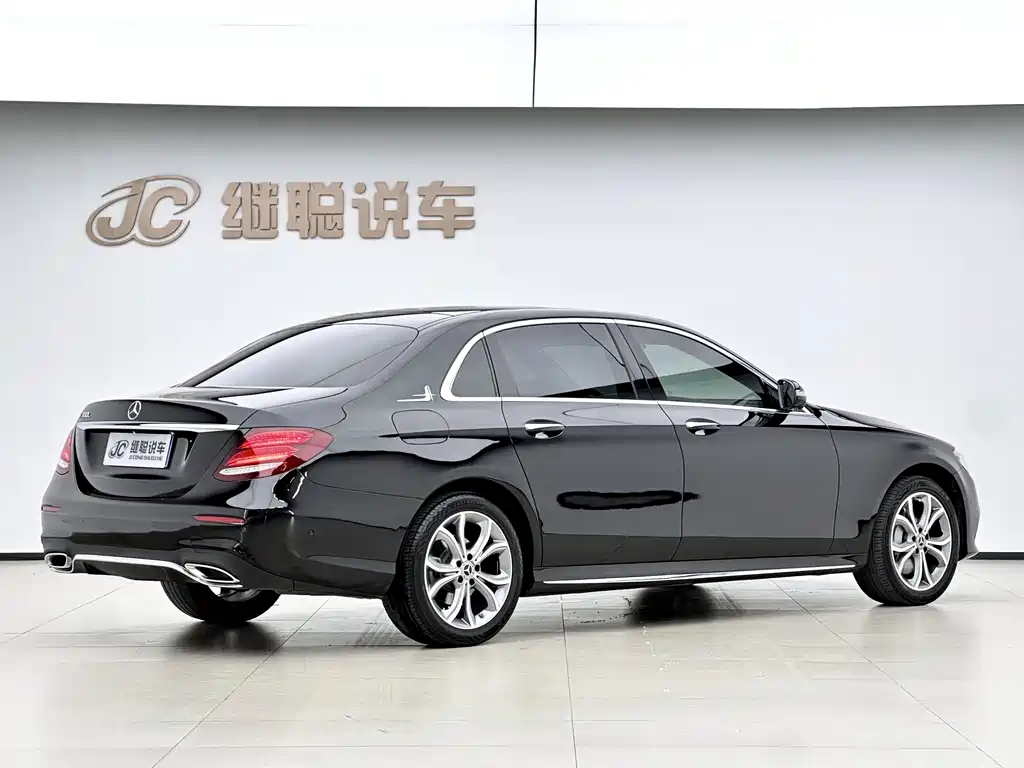 Mercedes-Benz E-Class 2020 — фото 15