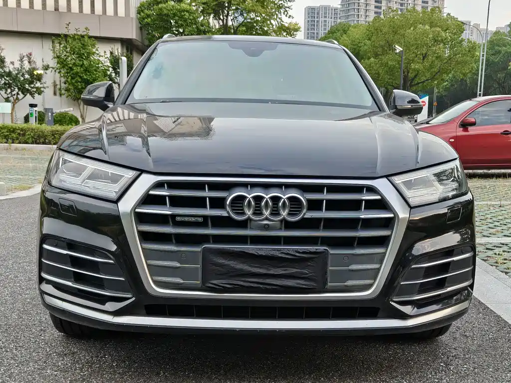 Audi Q5L 2020 — фото 3