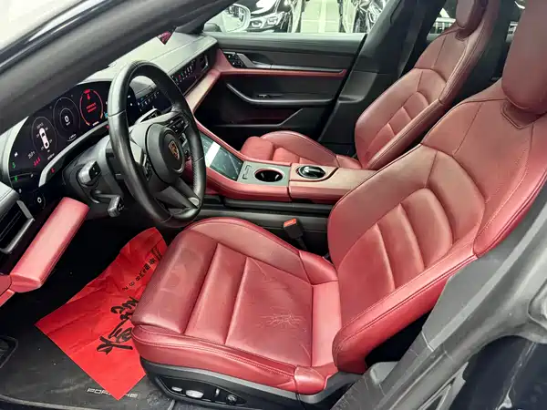 Porsche Taycan 2019