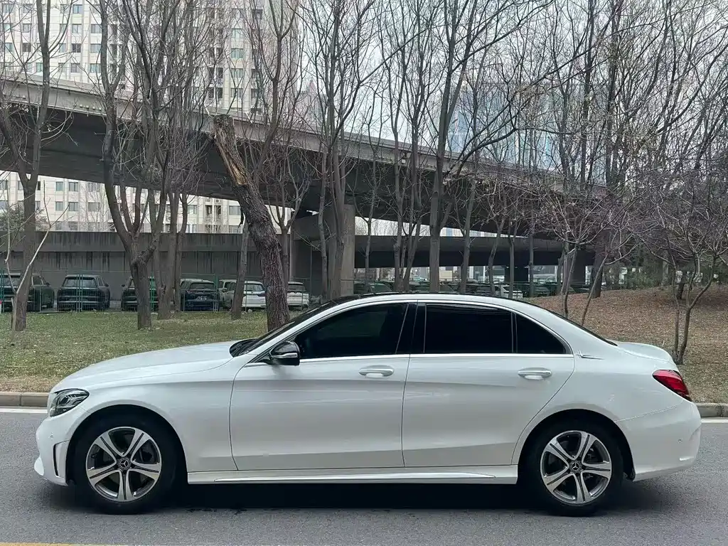 Mercedes-Benz C-Class 2020 — фото 4