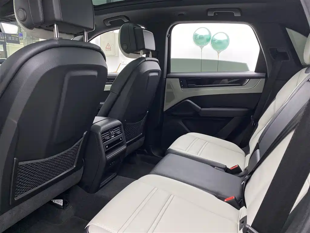 Porsche Cayenne 2024