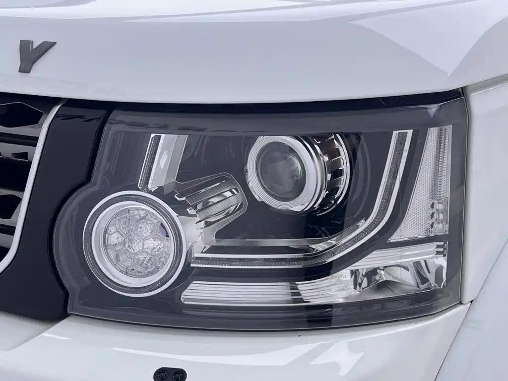 Land Rover Discovery 2016 — фото 12