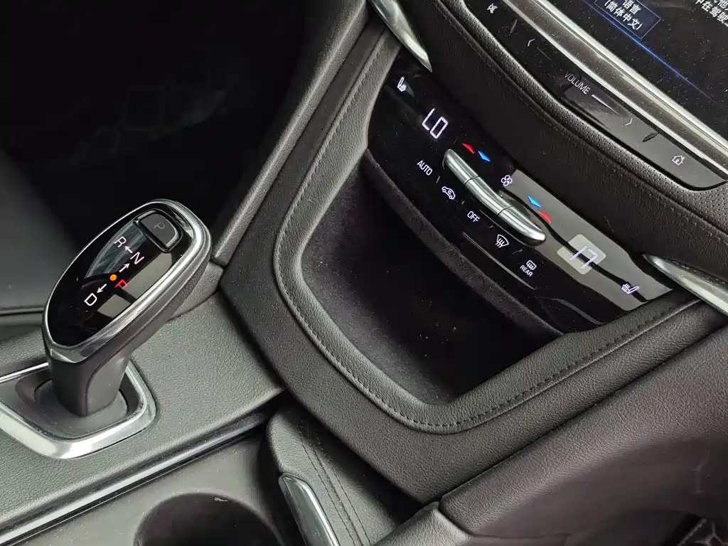 Cadillac XT5 2019 — фото 15