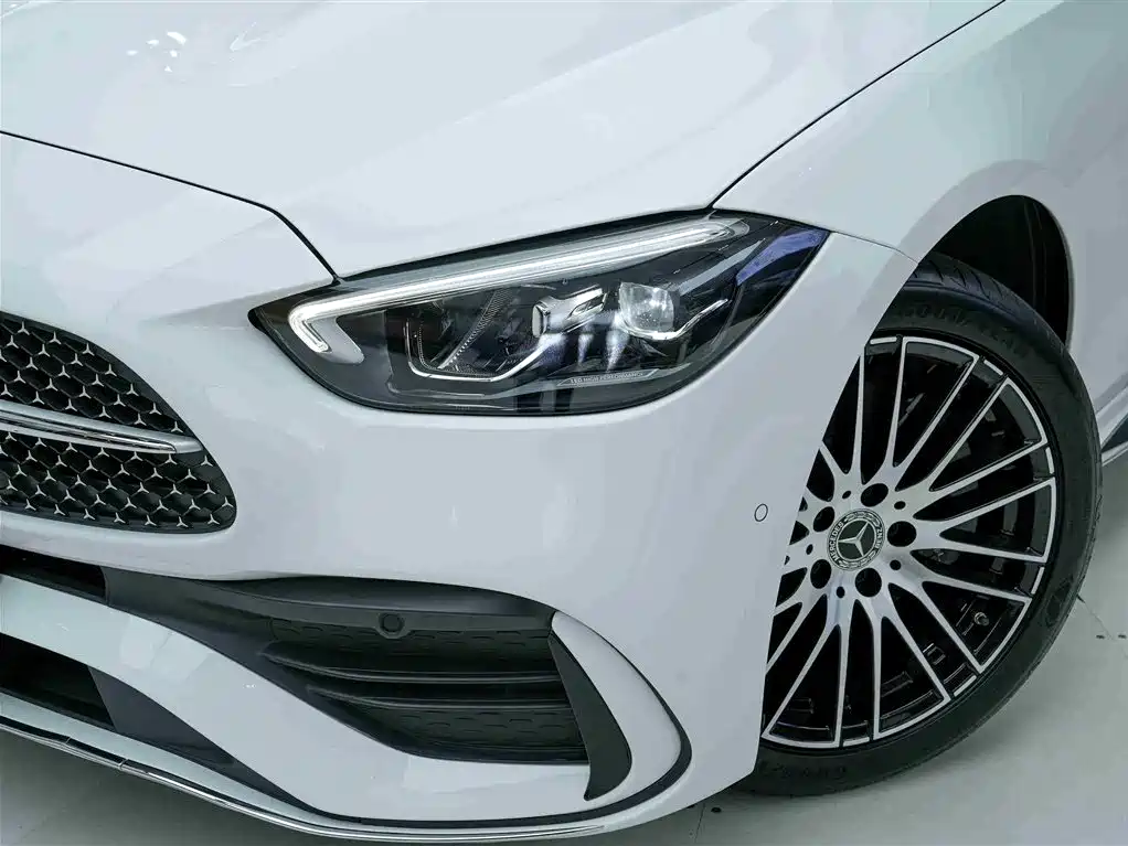 Mercedes-Benz C-Class 2024 — фото 16