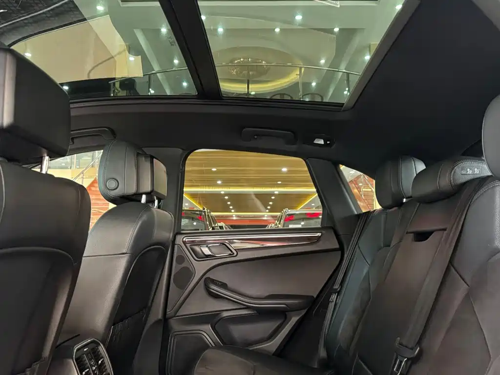 Porsche Macan 2015 — фото 16