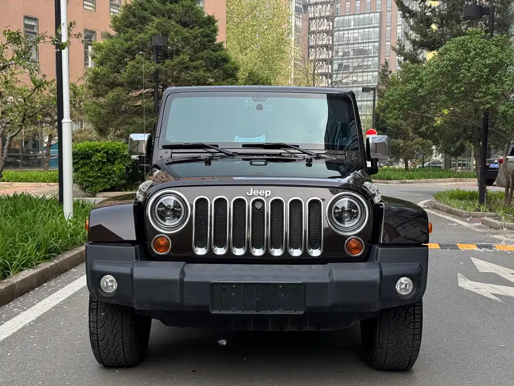 Jeep Wrangler 2014 — фото 2