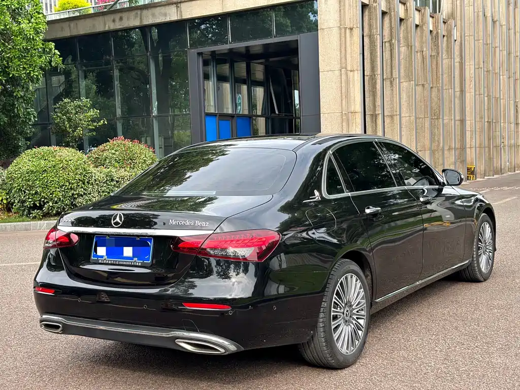 Mercedes-Benz E-Class 2021 — фото 15