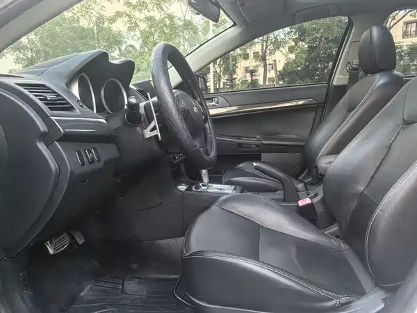 Mitsubishi Lancer EX 2012