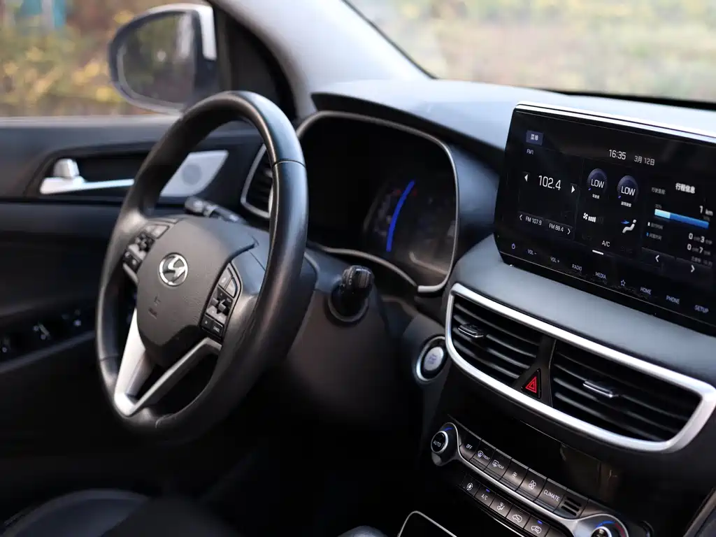 Hyundai Tucson 2020 — фото 12