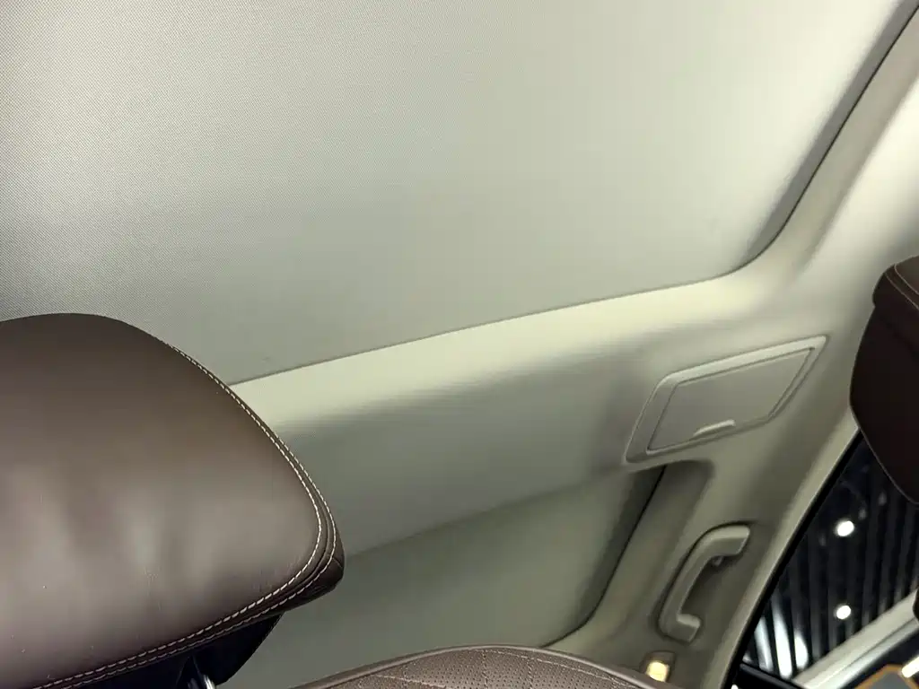 BMW 5 Series New Energy 2019 — фото 14