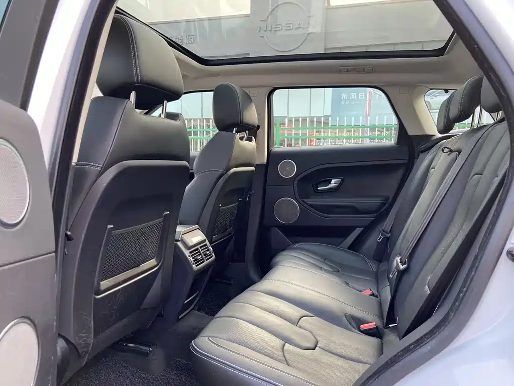 Land Rover Evoque 2015 — фото 15